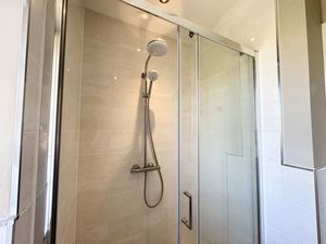 Master En-Suite- click for photo gallery
